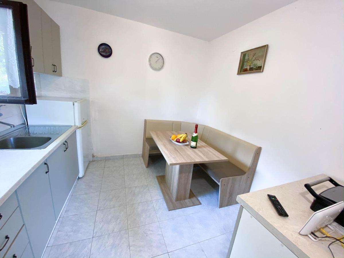 Seaview & Beachfront Apartments Jakov Donji Okrug  Buitenkant foto