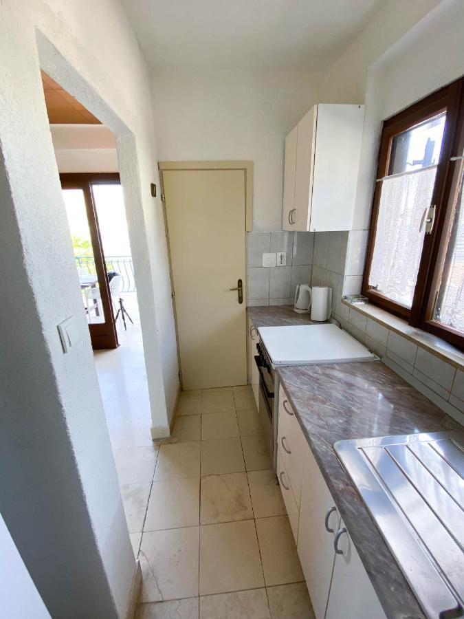 Seaview & Beachfront Apartments Jakov Donji Okrug  Buitenkant foto