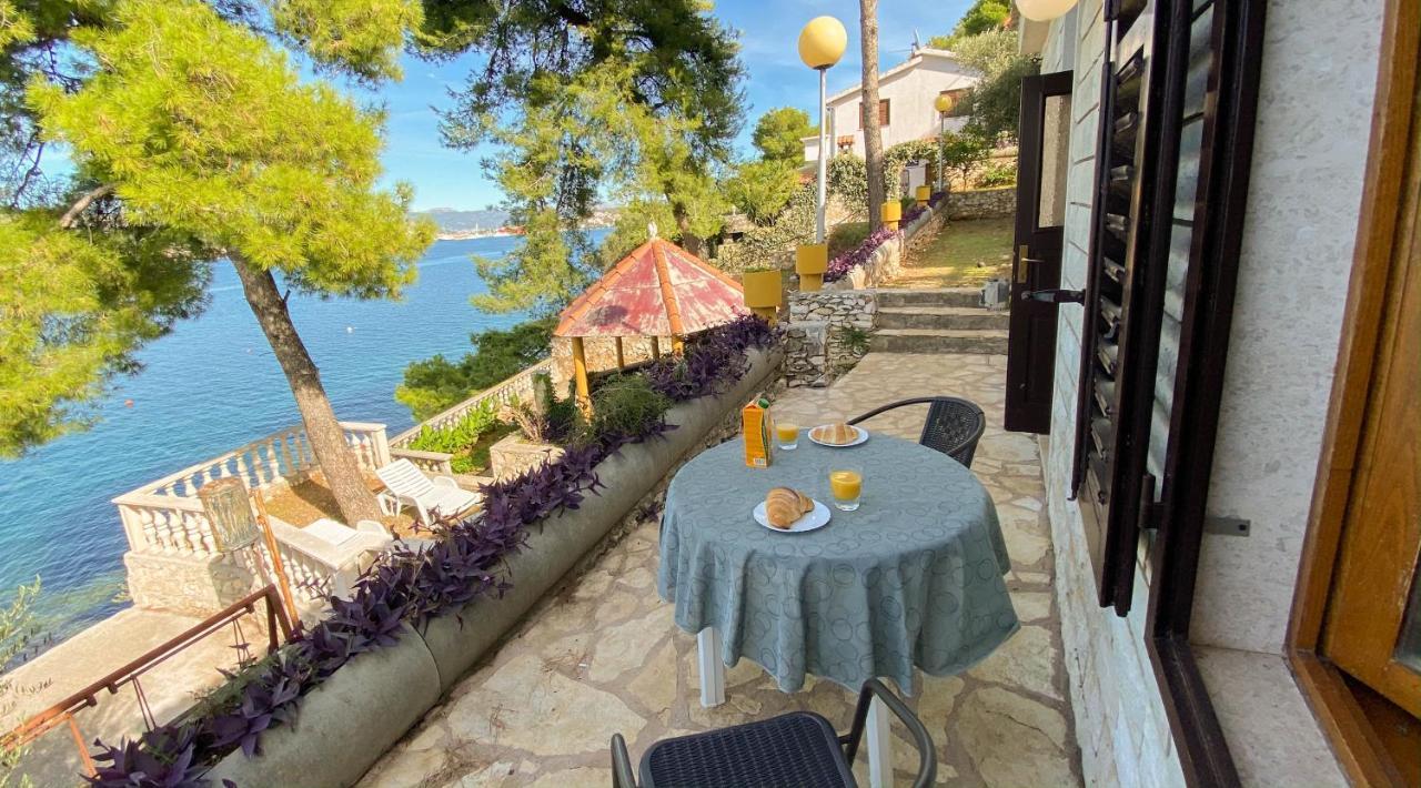 Seaview & Beachfront Apartments Jakov Donji Okrug  Buitenkant foto