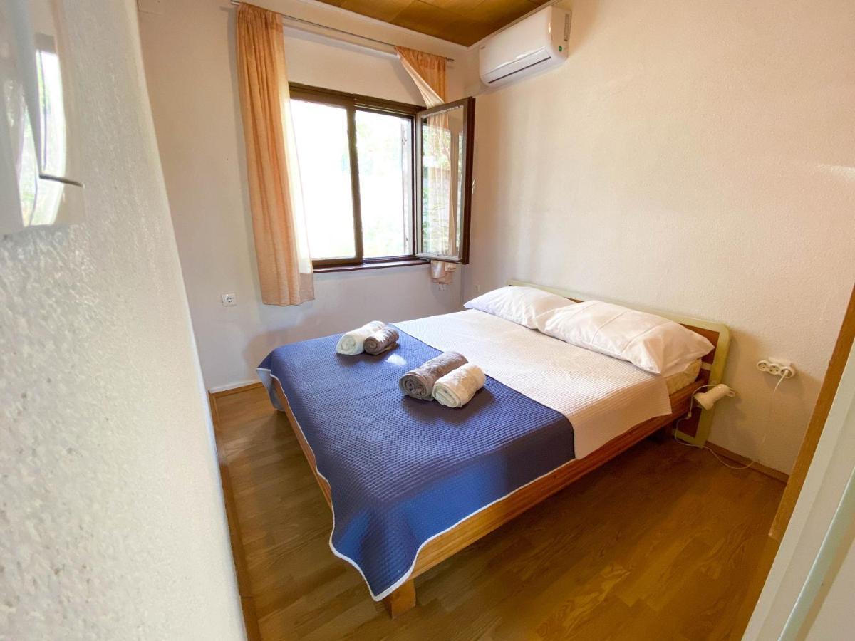 Seaview & Beachfront Apartments Jakov Donji Okrug  Buitenkant foto