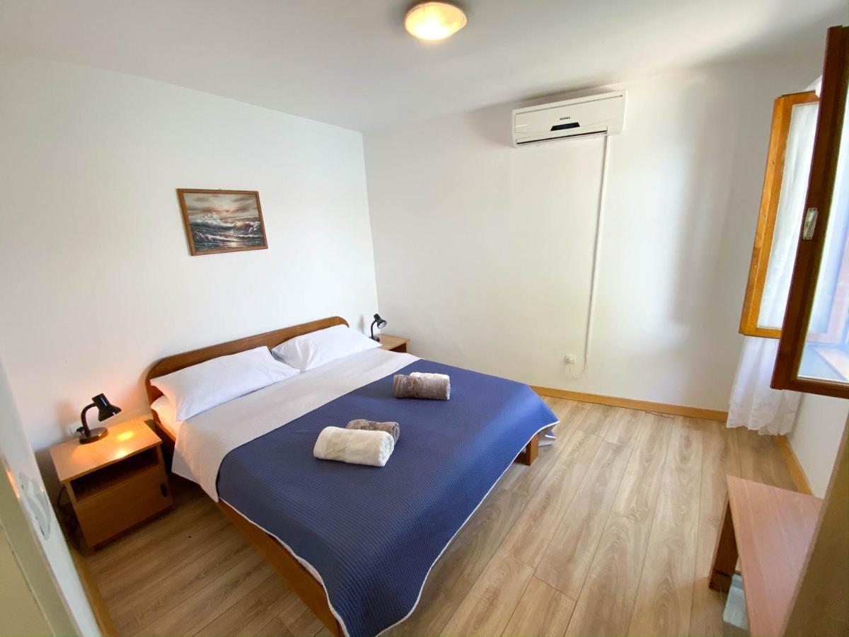 Seaview & Beachfront Apartments Jakov Donji Okrug  Buitenkant foto