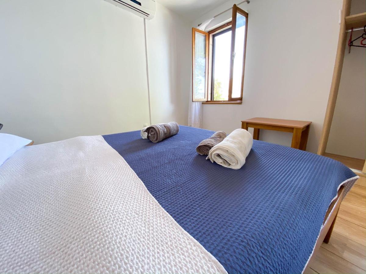Seaview & Beachfront Apartments Jakov Donji Okrug  Buitenkant foto