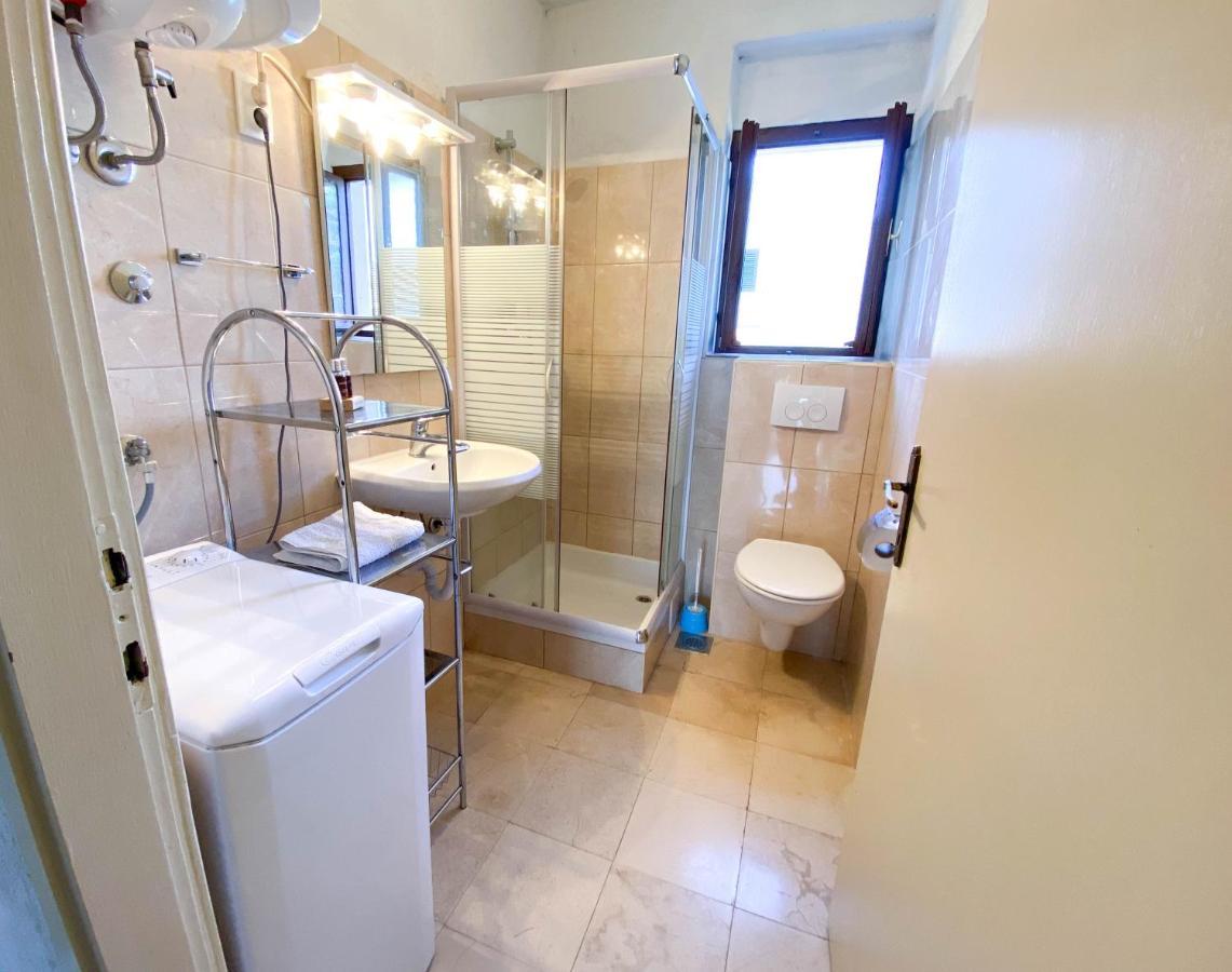 Seaview & Beachfront Apartments Jakov Donji Okrug  Buitenkant foto